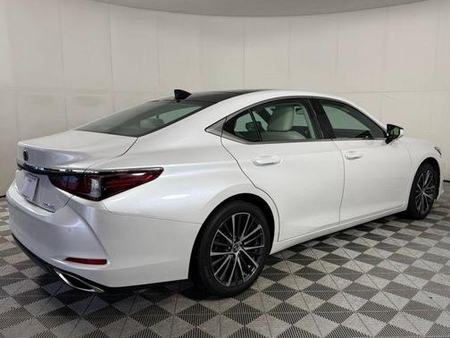 White Pearl 2023 Lexus ES 350 Base