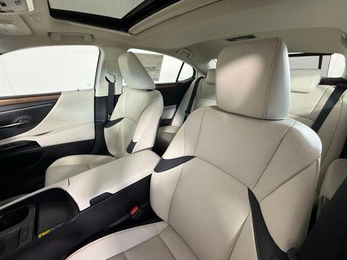 2025 Lexus ES 350 Base