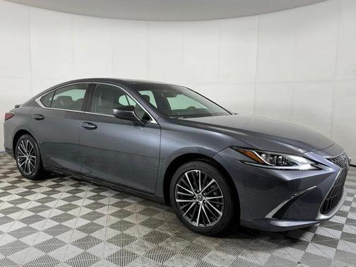 2025 Lexus ES 300h Base