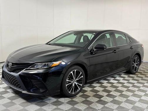 Midnight Black Metallic 2020 Toyota Camry SE