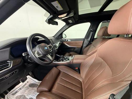 Gray Metallic 2022 BMW X5 sDrive40i