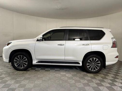 Starfire Pearl 2022 Lexus GX 460 Luxury