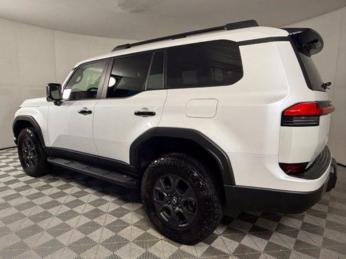 Eminent White Pearl 2025 Lexus GX 550 Overtrail