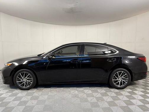 2017 Lexus ES 350 Base