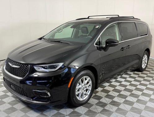 2022 Chrysler Pacifica Touring-L