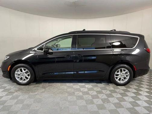 2022 Chrysler Pacifica Touring-L