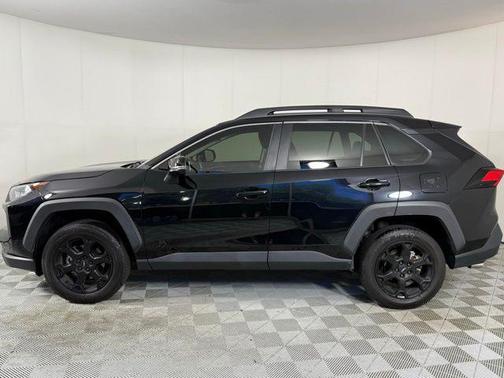 2021 Toyota RAV4 SE