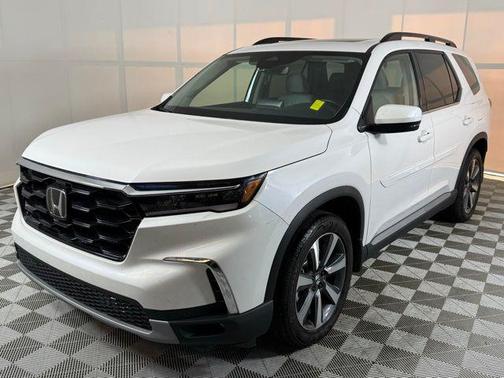 2025 Honda Pilot Touring 8-Passenger