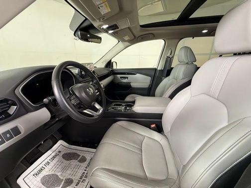 2025 Honda Pilot Touring 8-Passenger