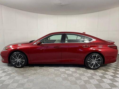 2025 Lexus ES 300h Base