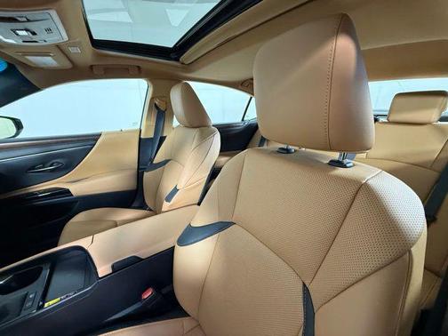 2025 Lexus ES 300h F SPORT Design