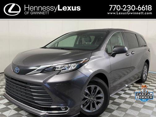 2023 Toyota Sienna XLE 8 Passenger