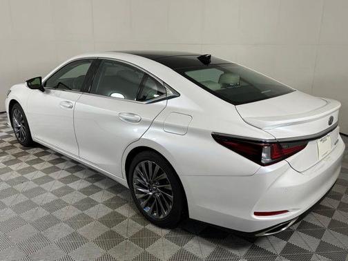 2024 Lexus ES 350 Ultra Luxury