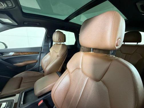 Ibis White 2018 Audi Q5 2.0T Tech Premium