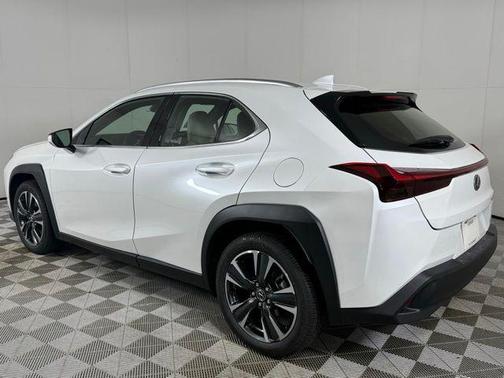 2025 Lexus UX 300h Base