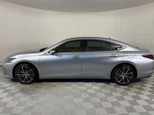 2022 Lexus ES 350 Base