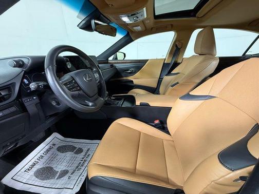 2024 Lexus ES 300h Base