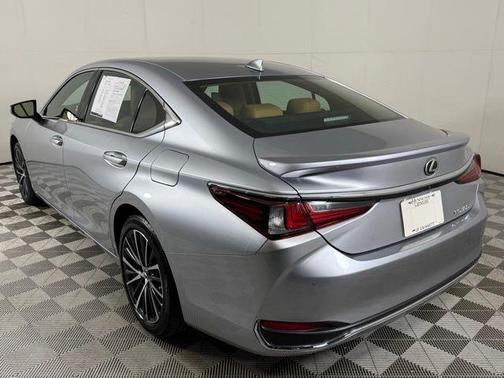 2024 Lexus ES 300h Base