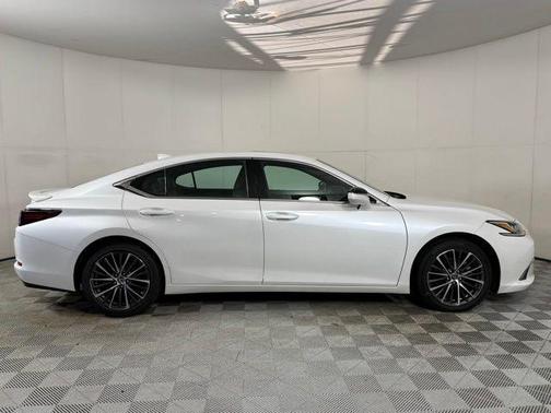 Eminent White Pearl 2023 Lexus ES 350 Base