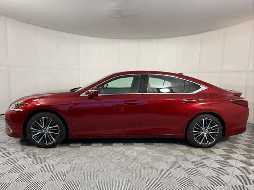 2025 Lexus ES 300h Base