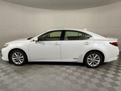 2015 Lexus ES 300h Base
