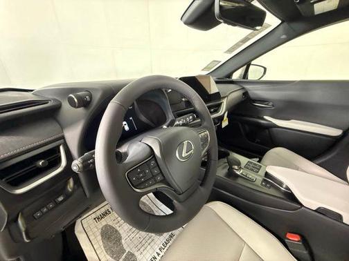2025 Lexus UX 300h Premium