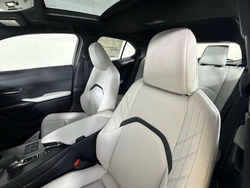 2025 Lexus UX 300h Premium