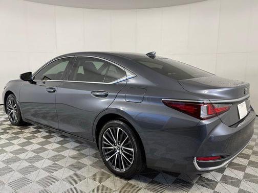 2023 Lexus ES 250 Base