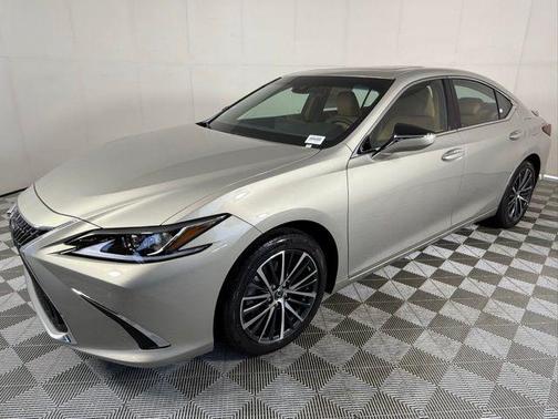 2025 Lexus ES 300h Base