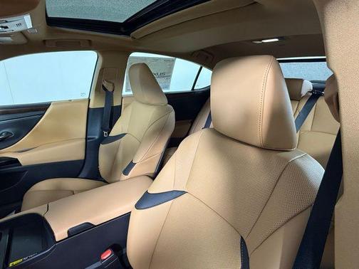 2025 Lexus ES 350 Base