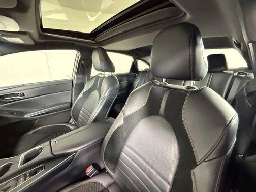 2020 Toyota Avalon Hybrid XSE