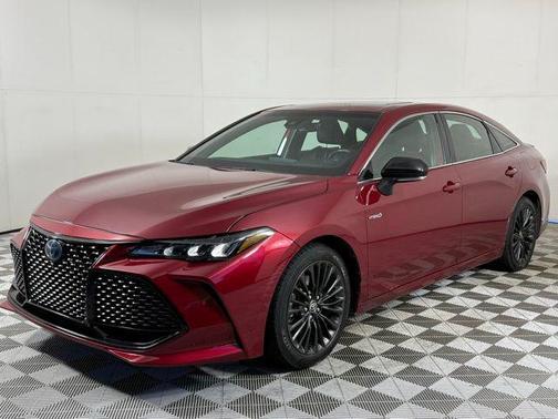 2020 Toyota Avalon Hybrid XSE