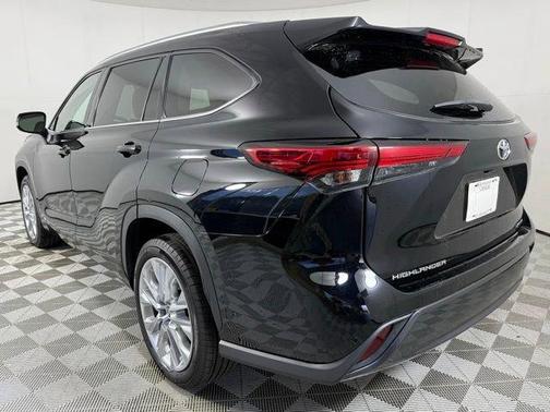 2022 Toyota Highlander Limited