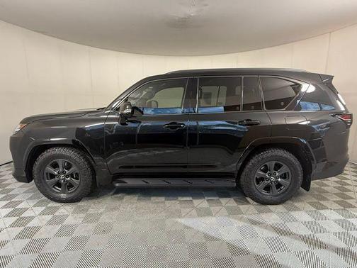 2025 Lexus LX 700h Overtrail