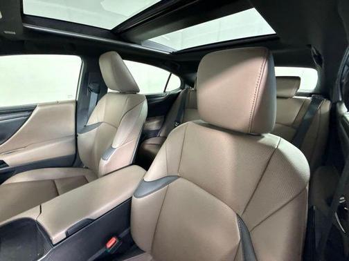 2023 Lexus ES 350 Base