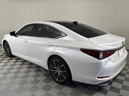 2023 Lexus ES 350 Base