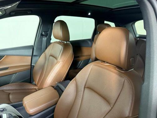 Ink Blue Metallic 2017 Audi Q7 2.0T Premium