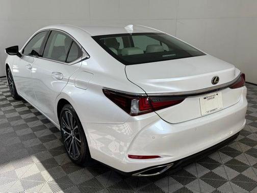 2023 Lexus ES 350 Base