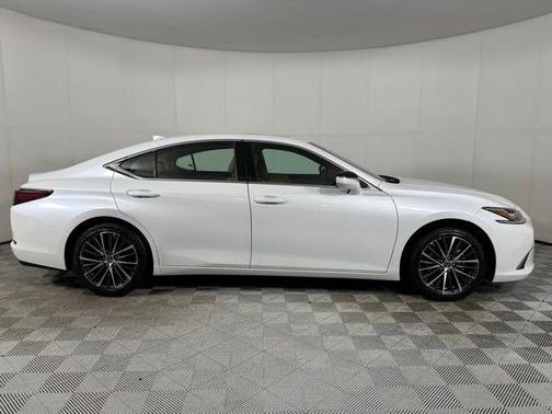 White Pearl 2025 Lexus ES 350 Base