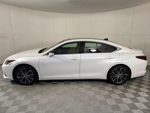 White Pearl 2025 Lexus ES 350 Base