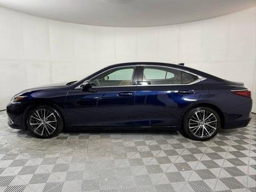 2022 Lexus ES 350 Base