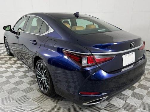 2022 Lexus ES 350 Base