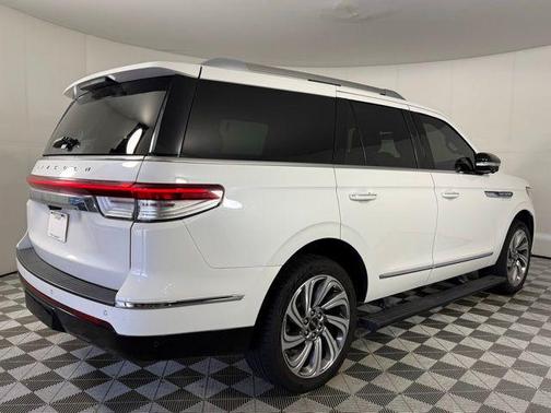 2023 Lincoln Navigator Reserve