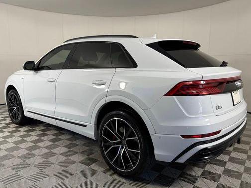 2021 Audi Q8 55 Premium Plus