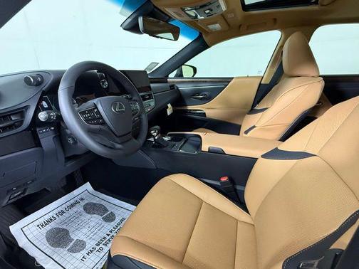 2025 Lexus ES 300h Base
