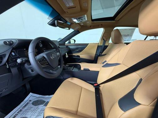 2025 Lexus ES 300h Base