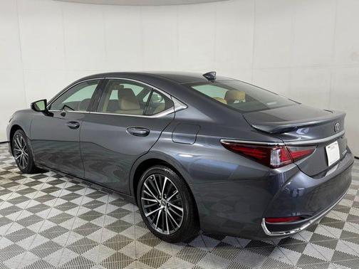 2025 Lexus ES 300h Base