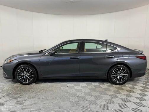 2025 Lexus ES 300h Base