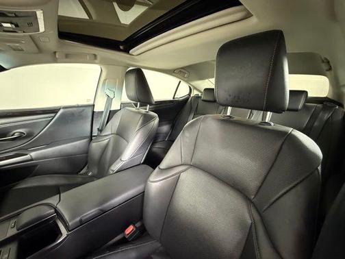 2019 Lexus ES 350 Base