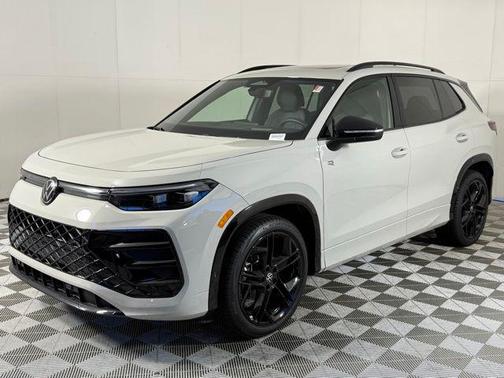 2025 Volkswagen Tiguan 2.0T SE R-Line Black